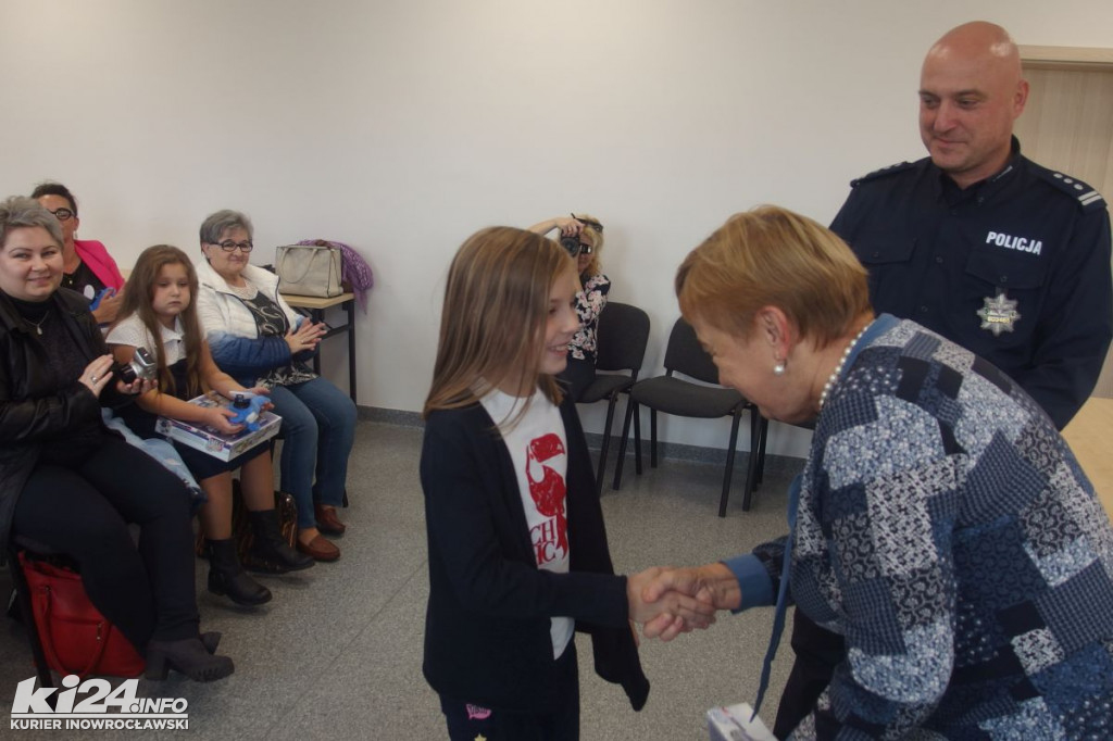 Bezpieczna droga do szkoły z poradami Polfinka