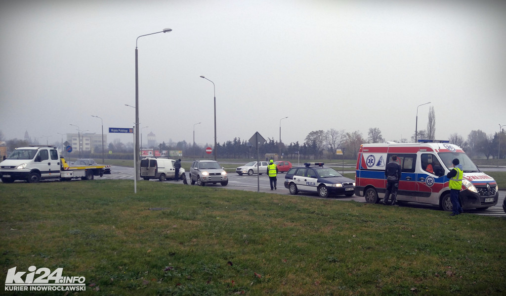 Kraksa na skrzyżowaniu przy pawilonie