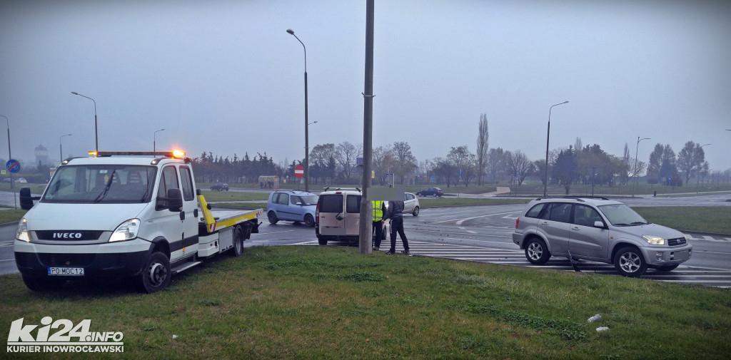 Kraksa na skrzyżowaniu przy pawilonie