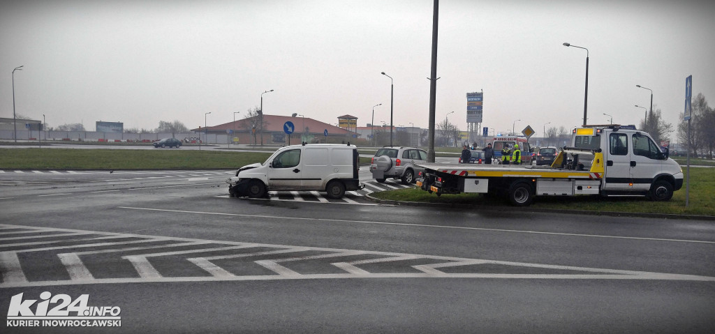Kraksa na skrzyżowaniu przy pawilonie