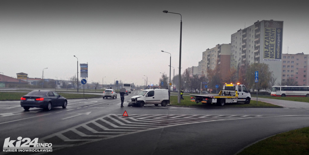 Kraksa na skrzyżowaniu przy pawilonie