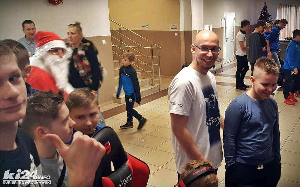 Biało-Niebieskie Mikołajkowe Granie