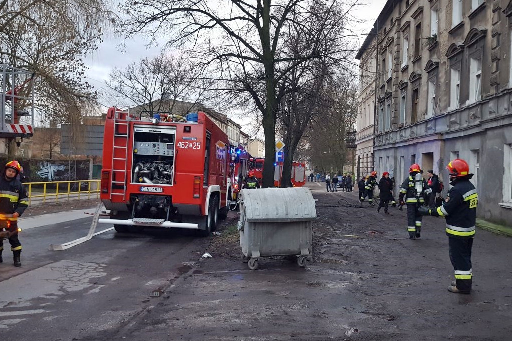 Pożar w kamienicy w centrum