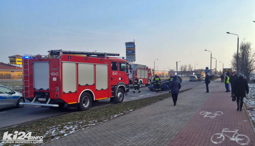 Groźna kraksa na rąbińskim skrzyżowaniu