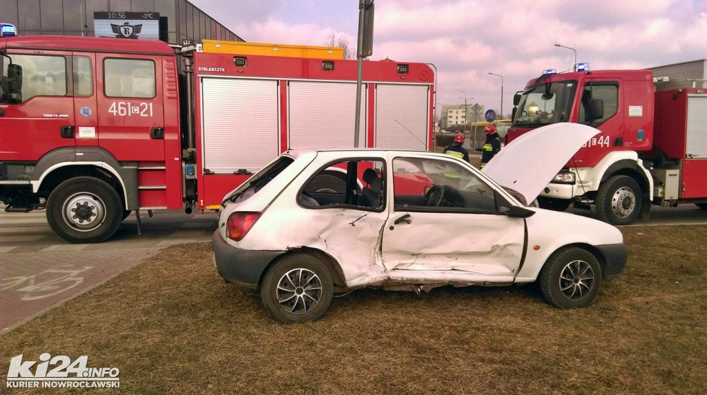 Kraksa na skrzyżowaniu przy rąbińskim pawilonie