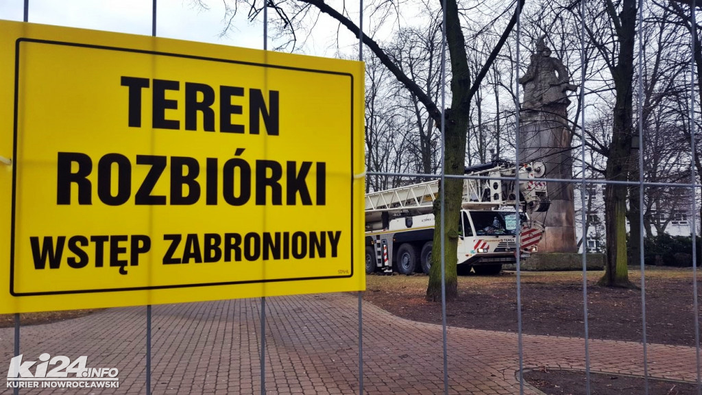 Rozbiórka pomnika Wdzięczności