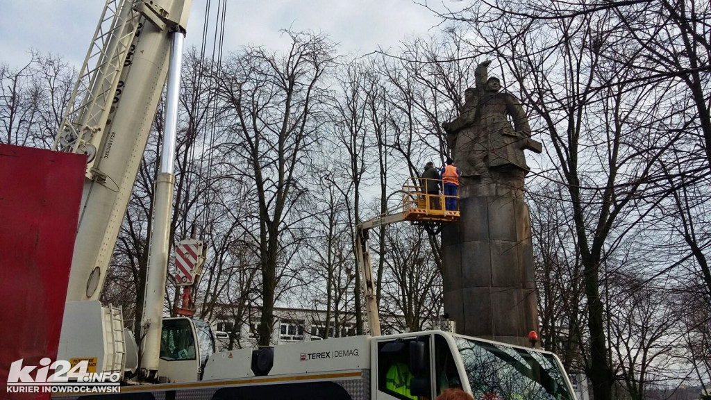 Rozbiórka pomnika Wdzięczności