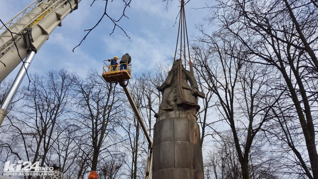 Rozbiórka pomnika Wdzięczności