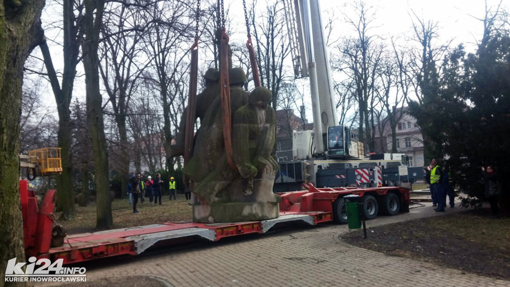 Rozbiórka pomnika Wdzięczności