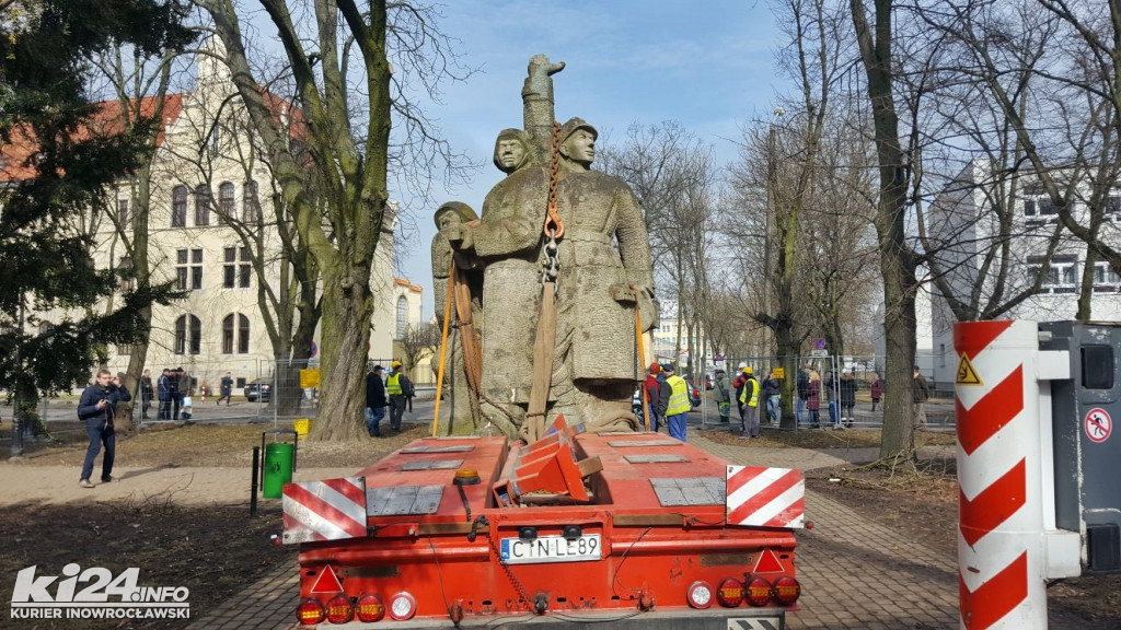 Rozbiórka pomnika Wdzięczności