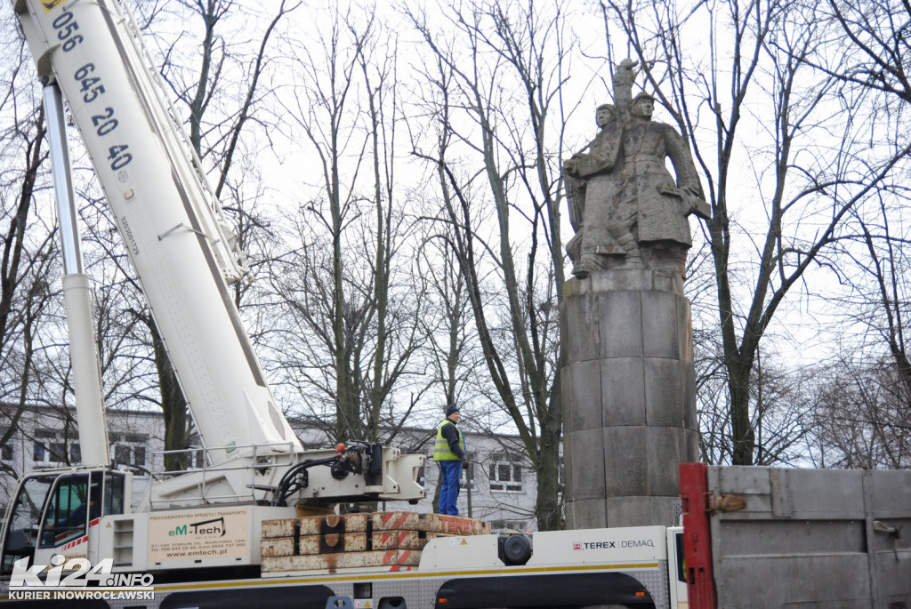 Rozbiórka pomnika Wdzięczności