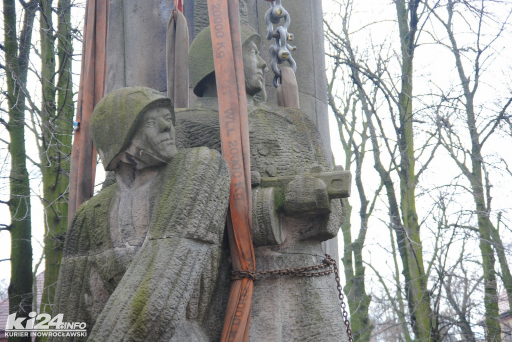 Rozbiórka pomnika Wdzięczności