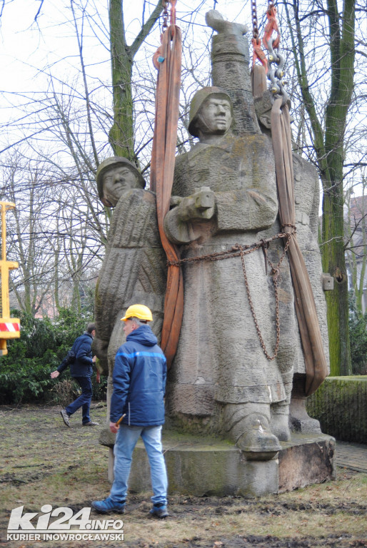 Rozbiórka pomnika Wdzięczności