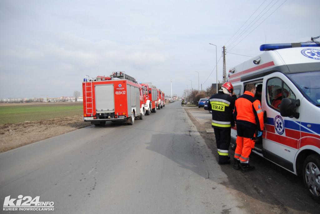 Renault wjechał w ogrodzenie przedszkola