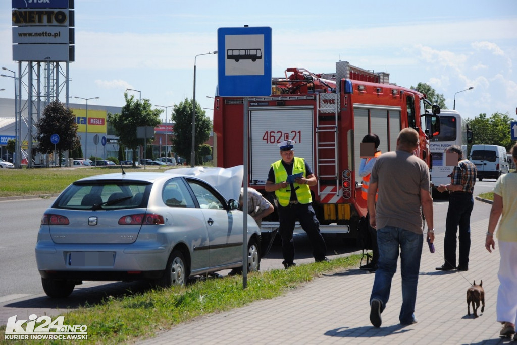 Potrójna kraksa na rąbińskim skrzyżowaniu