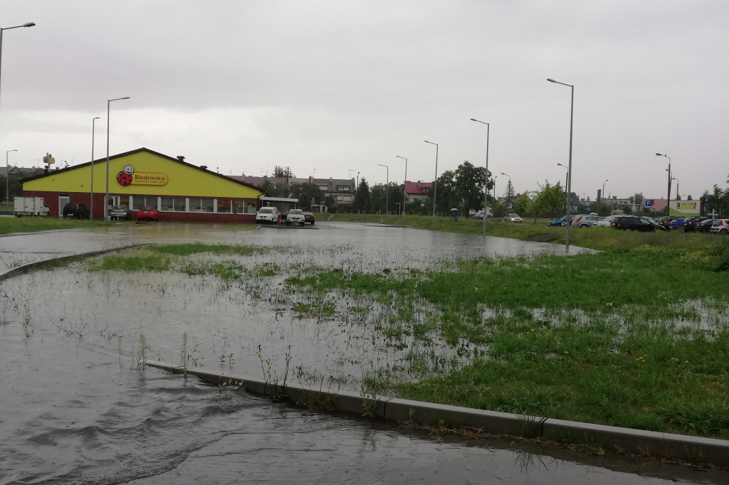 Intensywne deszcze zalewają Inowrocław