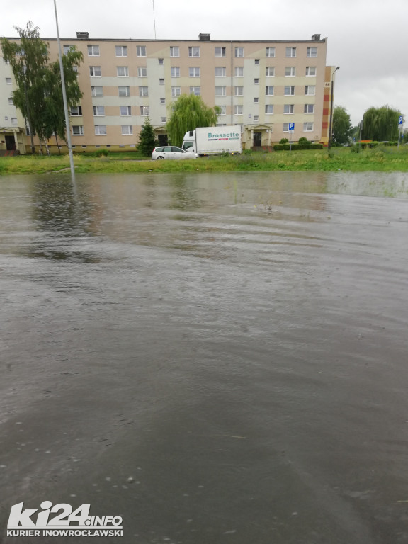 Intensywne deszcze zalewają Inowrocław