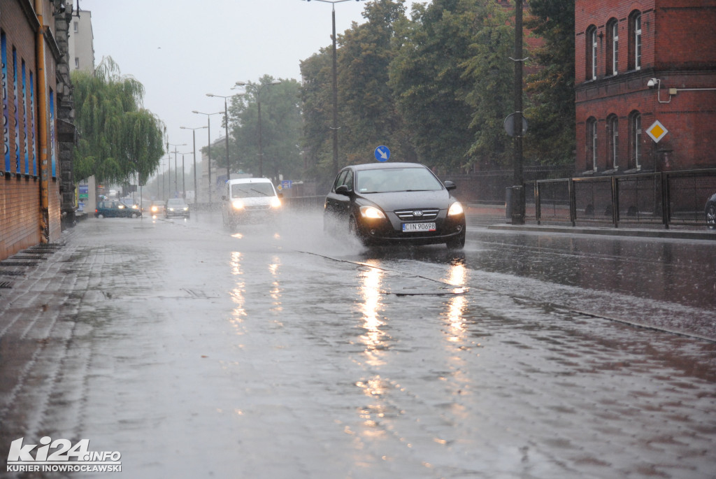 Intensywne deszcze zalewają Inowrocław