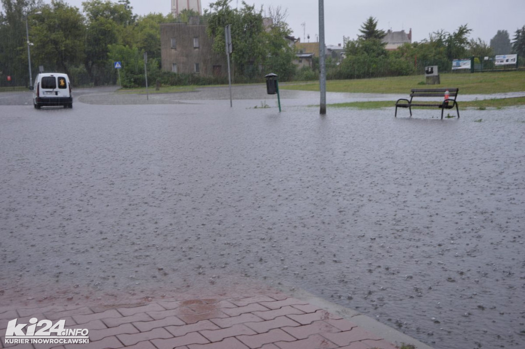 Intensywne deszcze zalewają Inowrocław