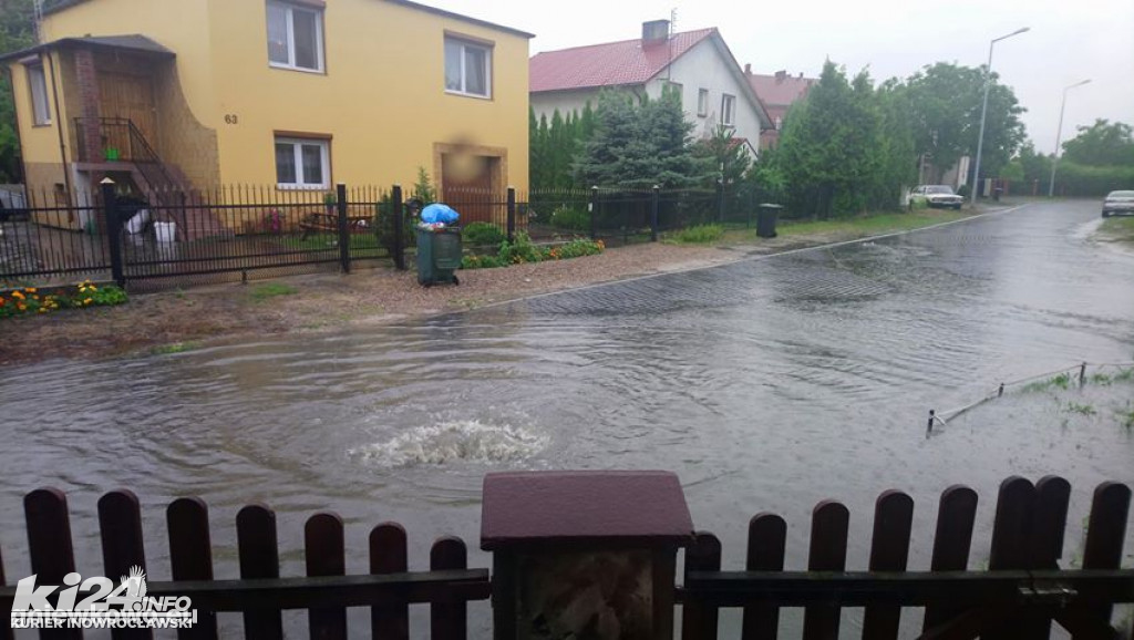 Intensywne deszcze zalewają Inowrocław