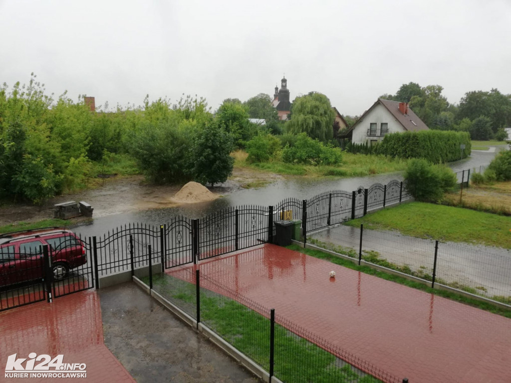 Intensywne deszcze zalewają Inowrocław