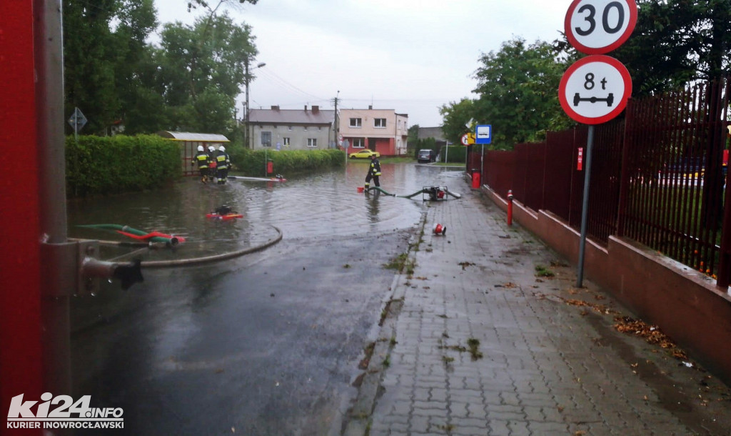 Intensywne deszcze zalewają Inowrocław