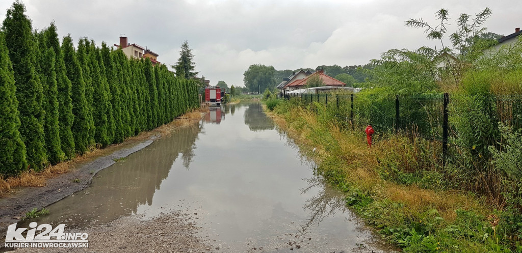 Intensywne deszcze zalewają Inowrocław
