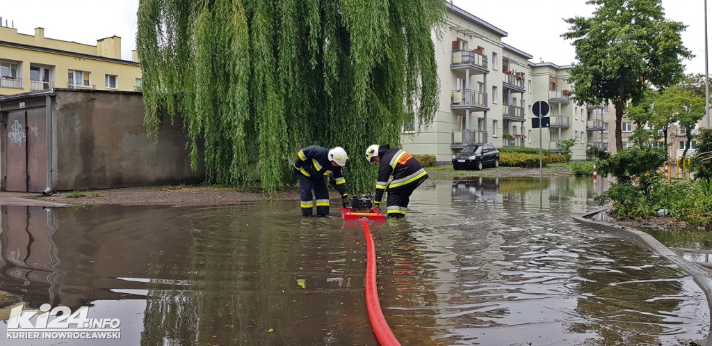 Intensywne deszcze zalewają Inowrocław