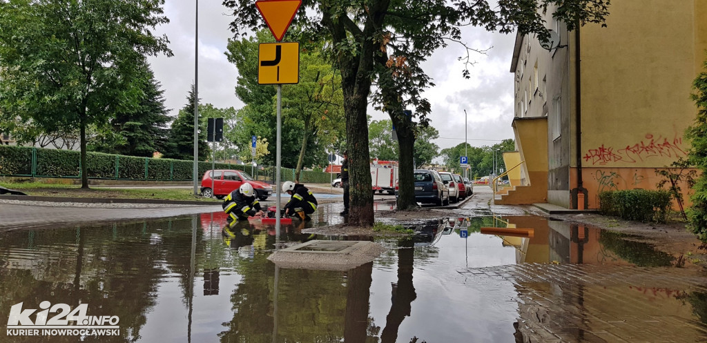 Intensywne deszcze zalewają Inowrocław