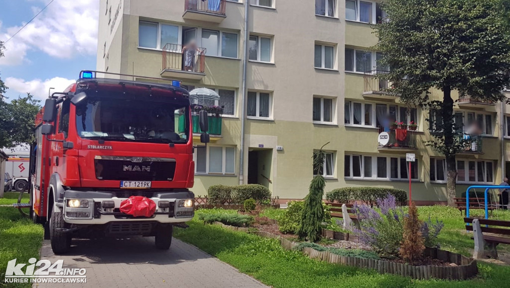 Mężczyzna ewakuowany z zadymionego mieszkania na os. Piastowskim