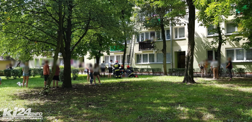 Mężczyzna ewakuowany z zadymionego mieszkania na os. Piastowskim
