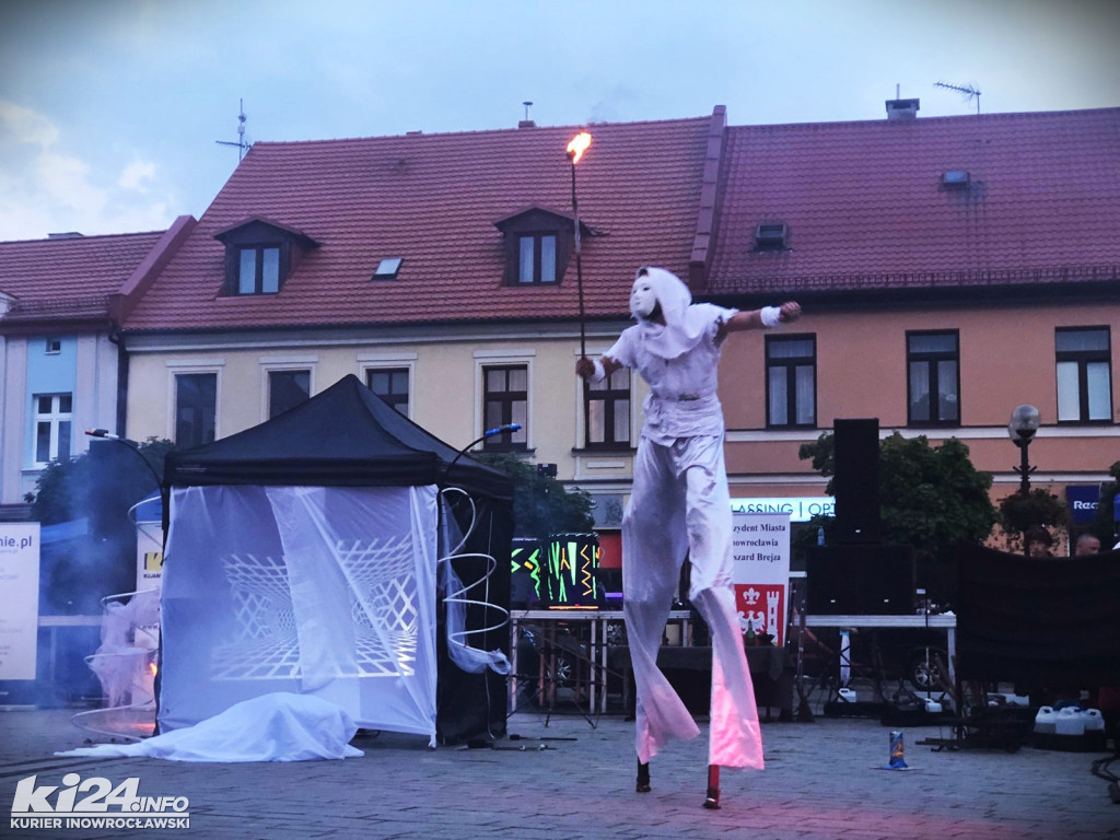 Fireshow na inowrocławskim Rynku