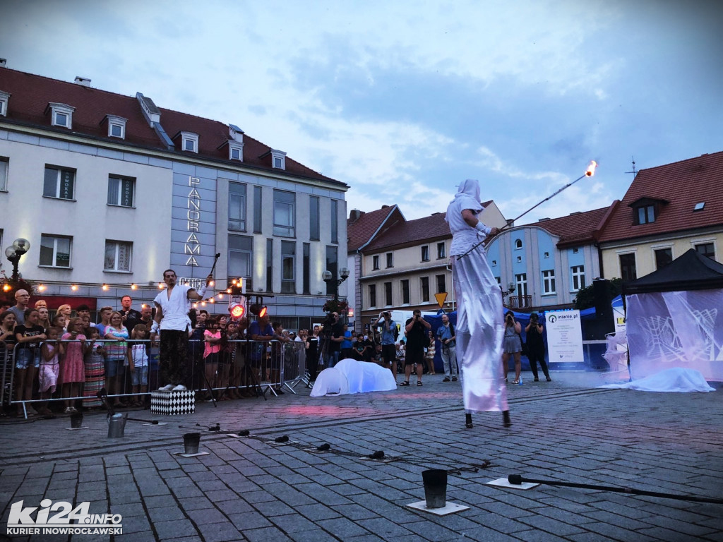 Fireshow na inowrocławskim Rynku