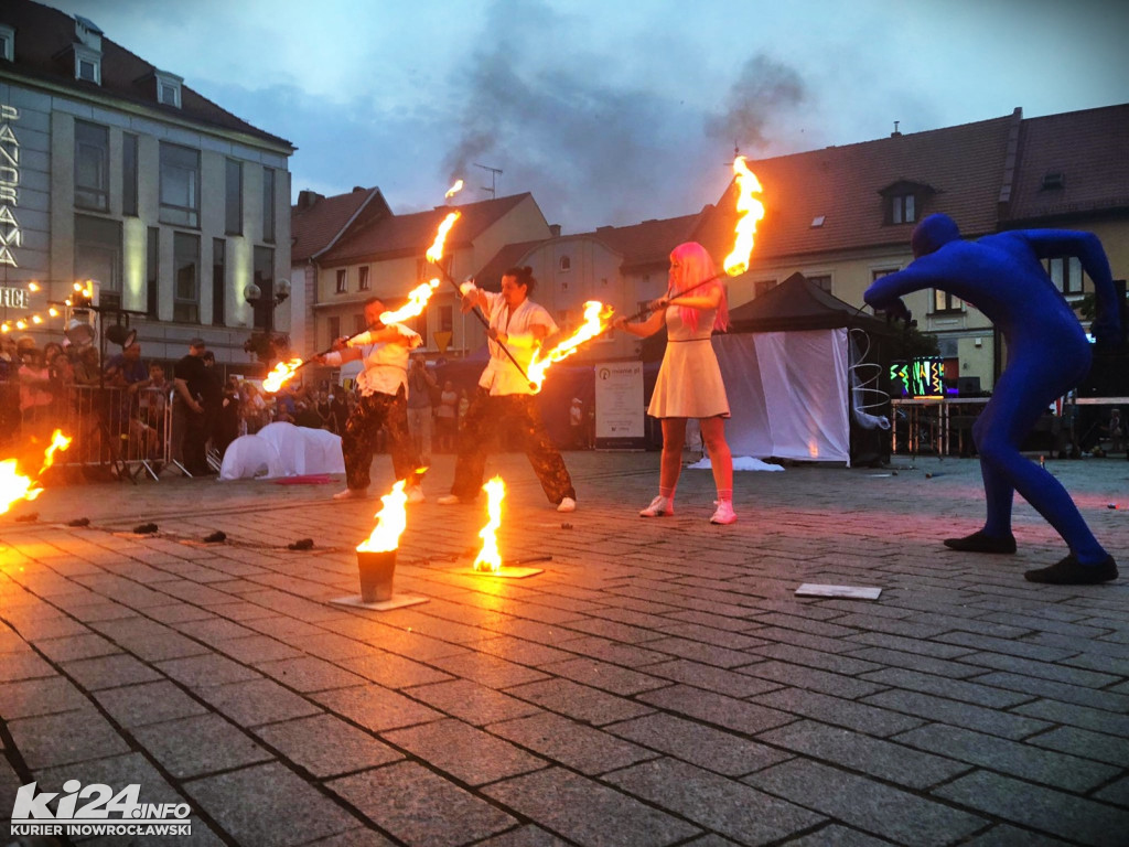 Fireshow na inowrocławskim Rynku