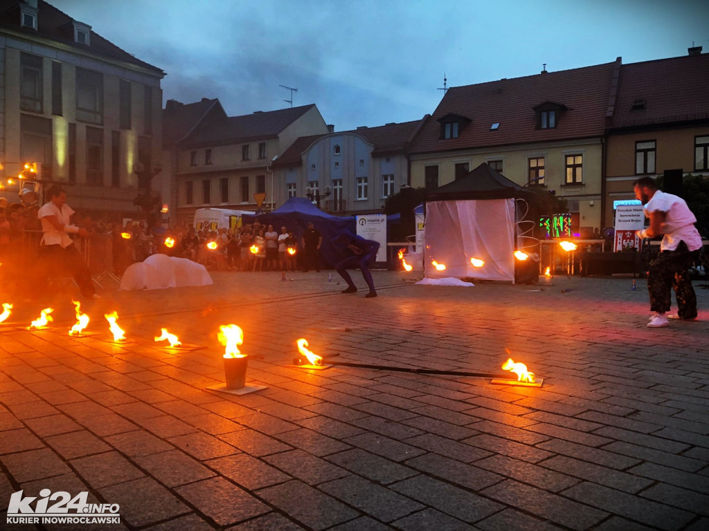 Fireshow na inowrocławskim Rynku