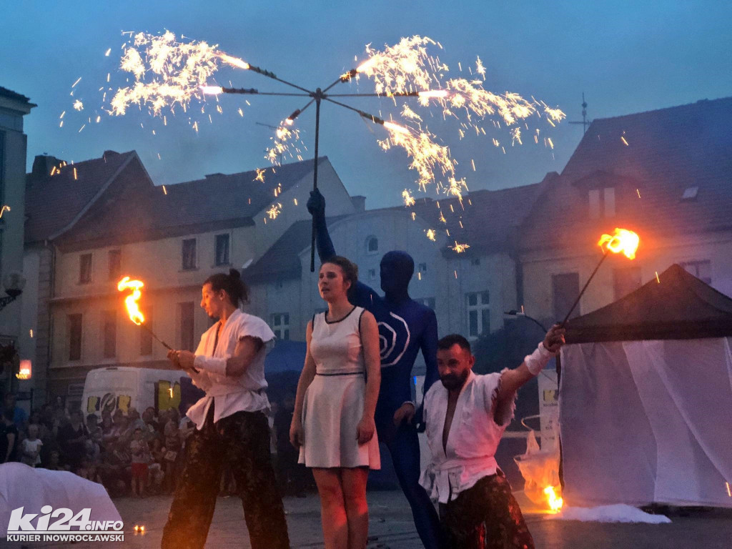 Fireshow na inowrocławskim Rynku