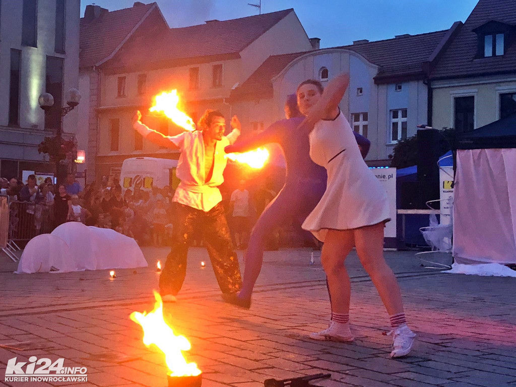 Fireshow na inowrocławskim Rynku
