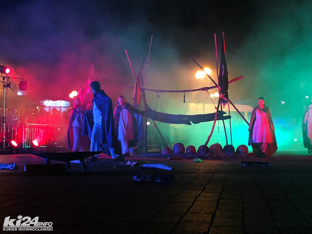 Fireshow na inowrocławskim Rynku