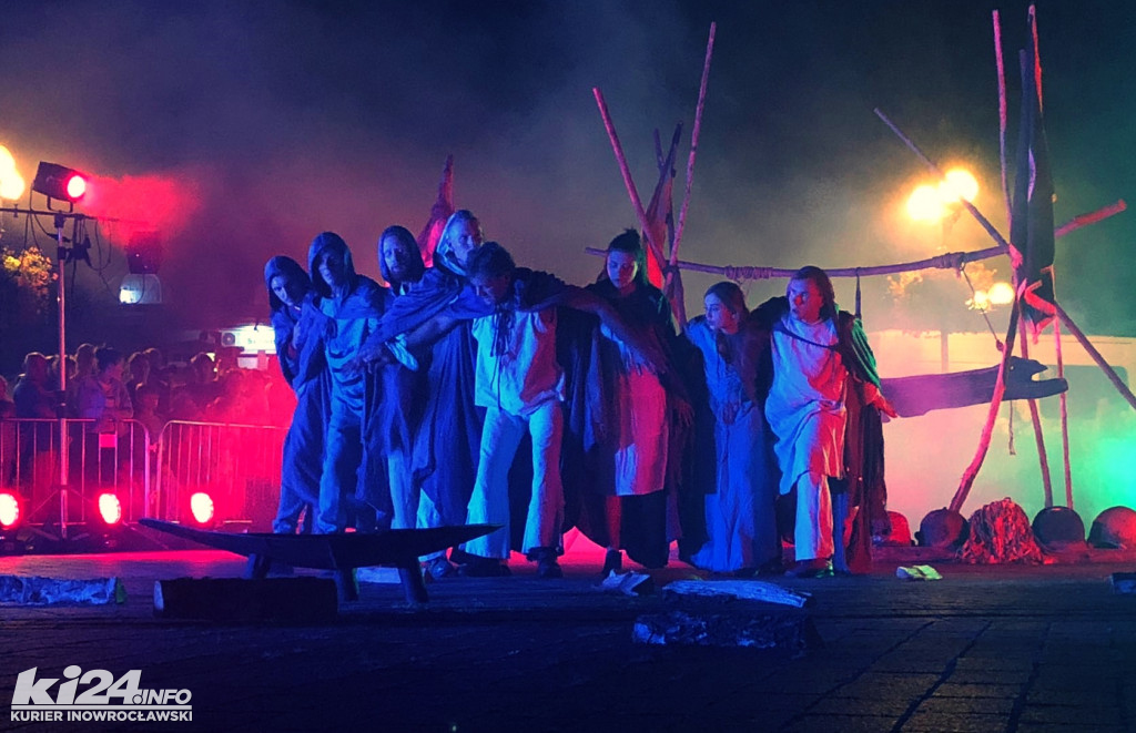 Fireshow na inowrocławskim Rynku