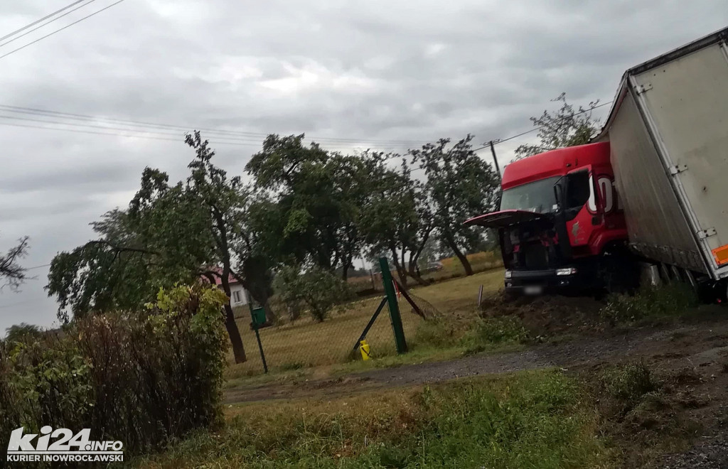 Wypadek ciężarówki w Wielowsi pod Gniewkowem