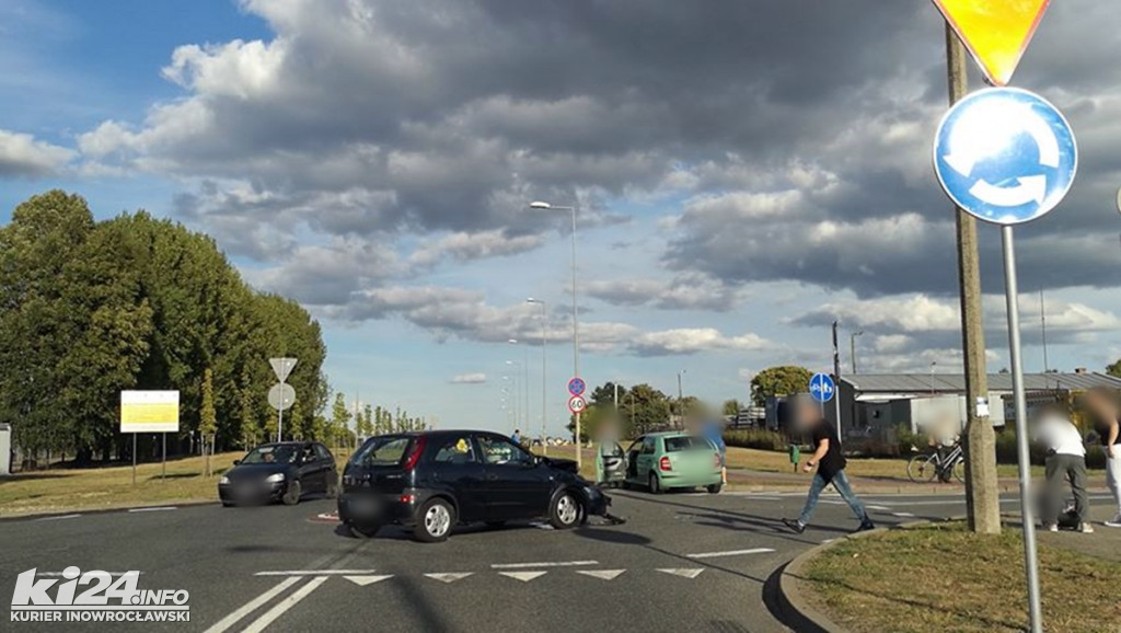 Wypadek na rondzie Marcinkowskiego/Metalowców