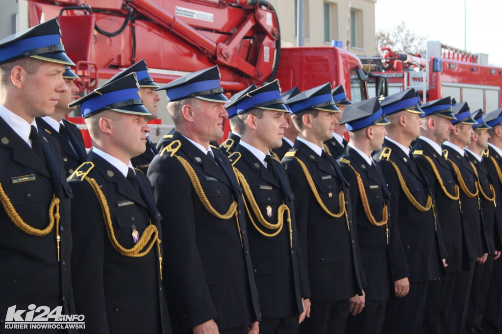 Uroczyste przekazanie nowych wozów strażackich