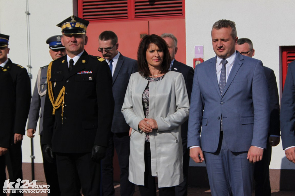 Uroczyste przekazanie nowych wozów strażackich