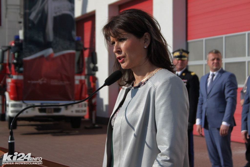 Uroczyste przekazanie nowych wozów strażackich