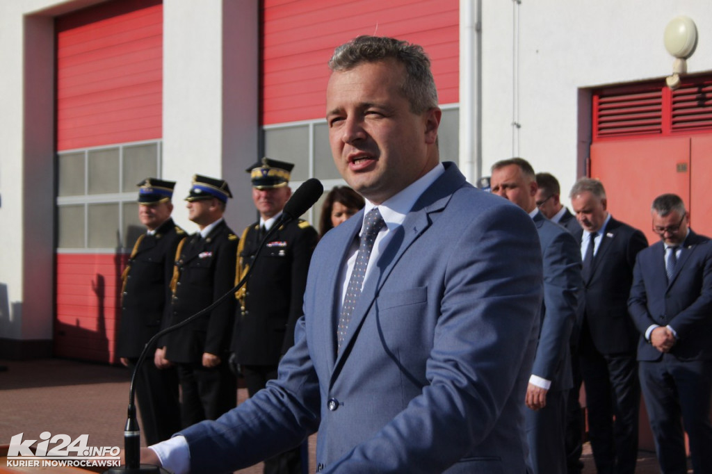 Uroczyste przekazanie nowych wozów strażackich