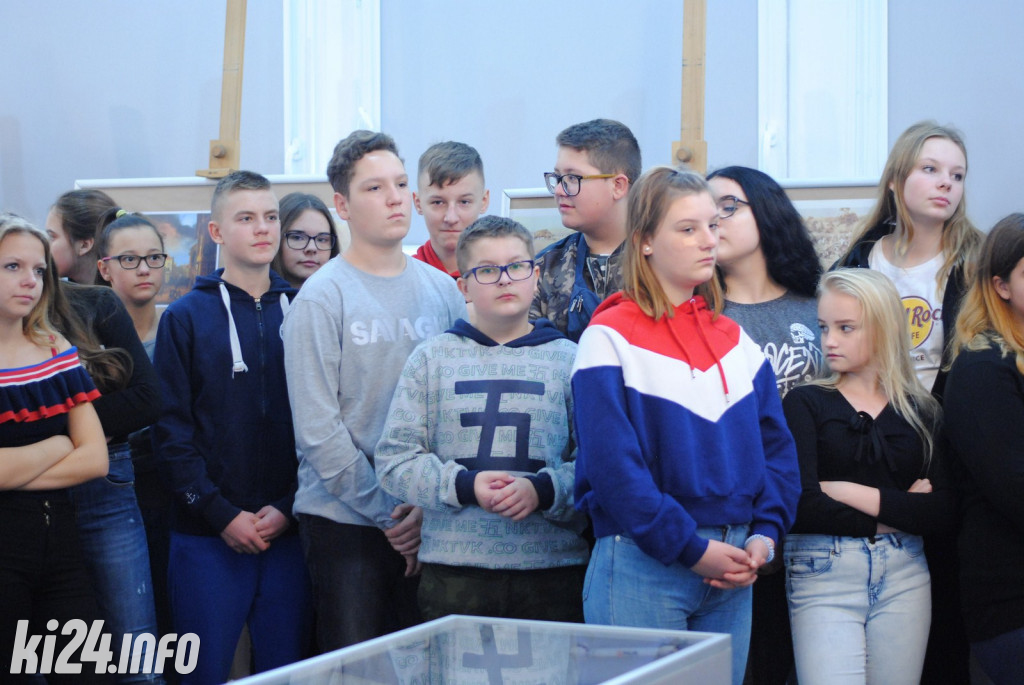 Niepodległość słowem i obrazem