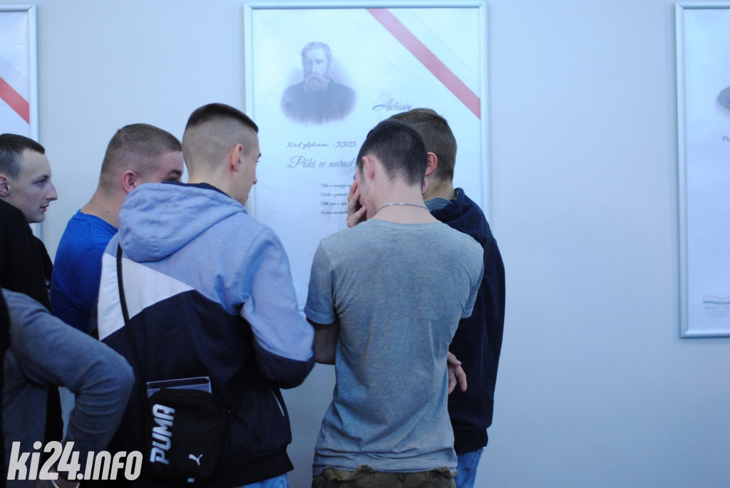 Niepodległość słowem i obrazem