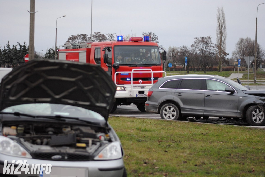 Audi zderzyło się z fordem