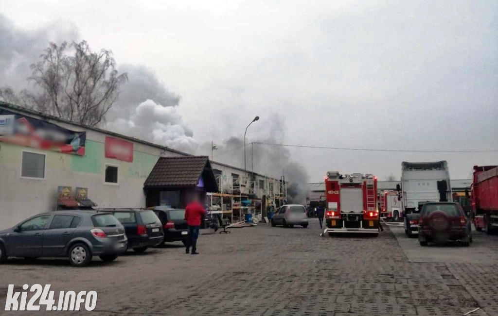 Kłęby dymu nad Pakością