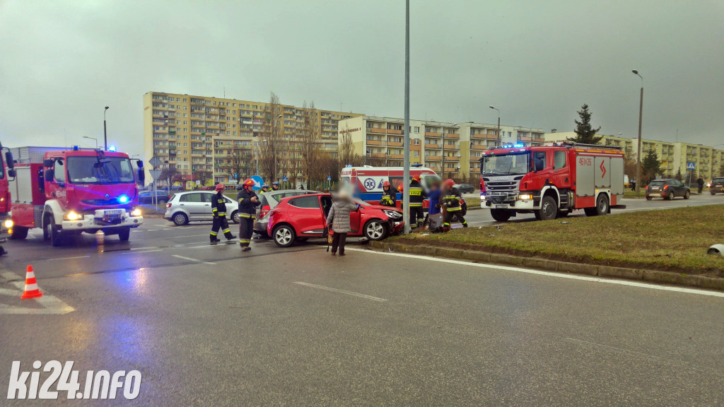 Groźna kolizja na skrzyżowaniu na Rąbinie